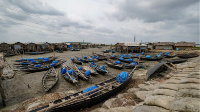 Fishermen of Sundarbans gathering for shelter