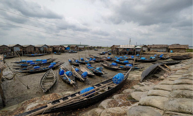 Fishermen of Sundarbans gathering for shelter